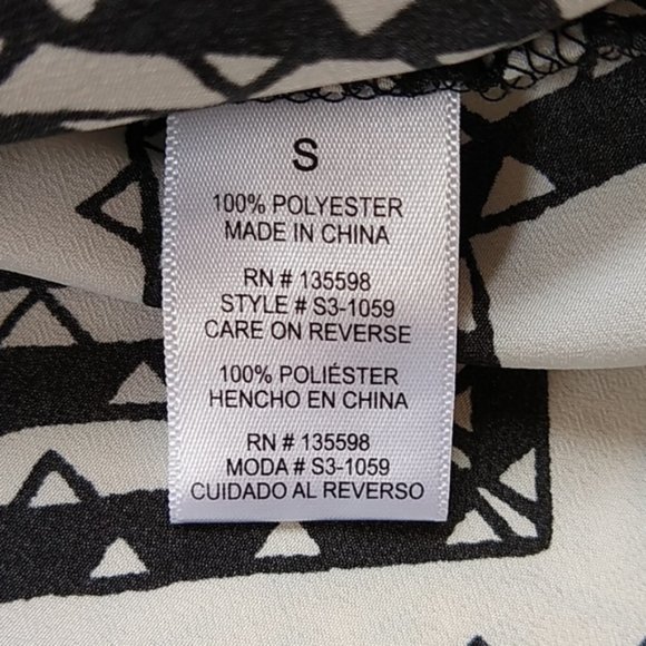 Wishful Park black & white chevron blouse - Picture 6 of 6